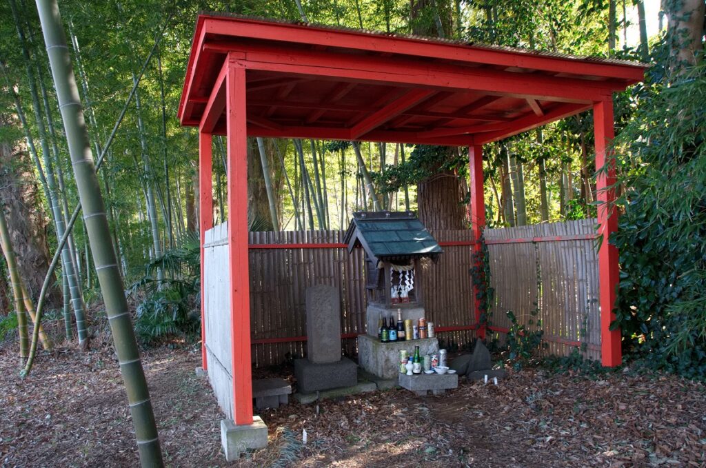 稲荷神社祠全体：(有)いなり建設 内